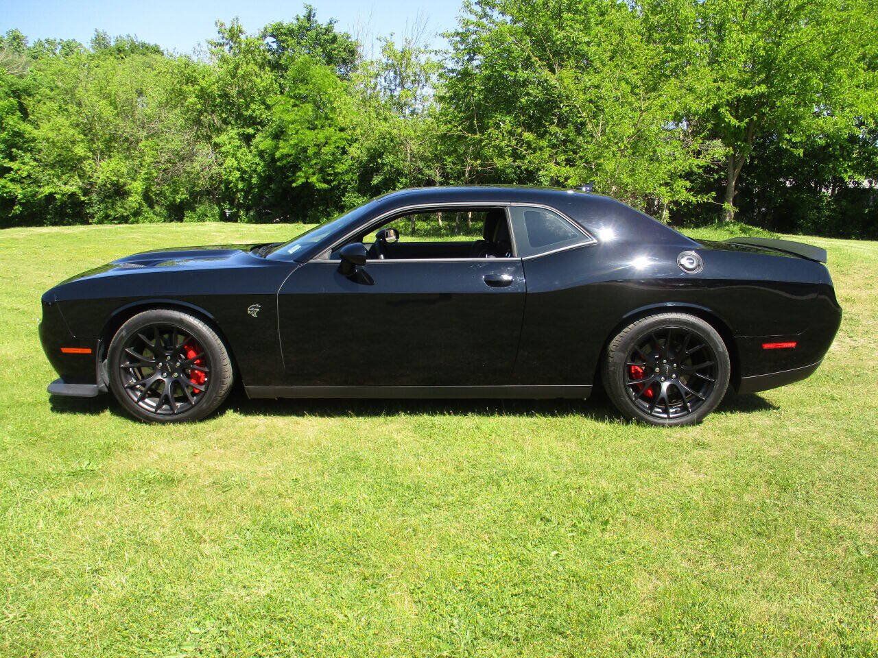 Used 2016 Dodge Challenger SRT Hellcat RWD image 5