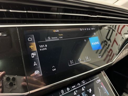 Used 2022 Audi Q8 Premium Plus image 21