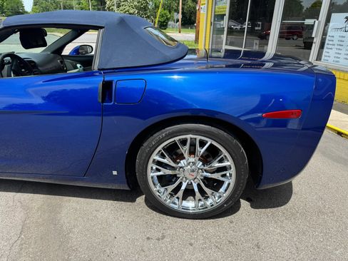 Used 2006 Chevrolet Corvette Convertible w/ Preferred Equipment Group RWD image 5