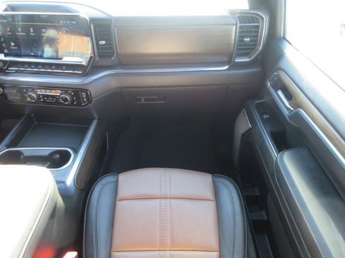 Used 2025 Chevrolet Silverado 2500 High Country w/ Technology Package image 20