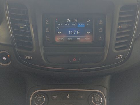 Used 2015 Chrysler 200 S image 25