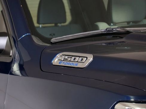 Used 2023 RAM 1500 Big Horn AWD/4WD image 9