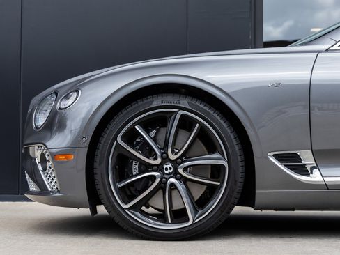 Used 2022 Bentley Continental GT image 11