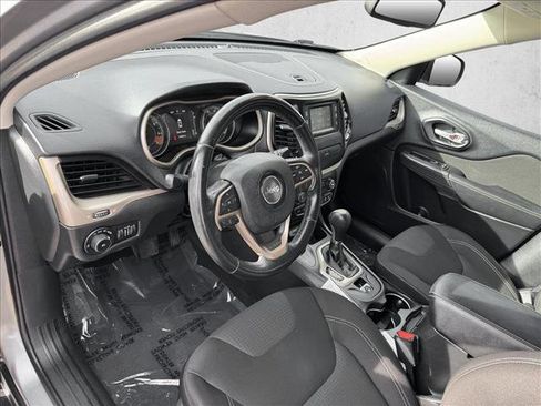 Used 2015 Jeep Cherokee Latitude image 22