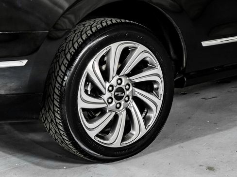 Used 2024 Lincoln Navigator Reserve image 56