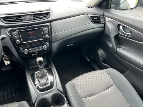 Used 2020 Nissan Rogue S FWD image 30