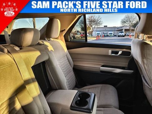 Used 2021 Ford Explorer XLT image 16