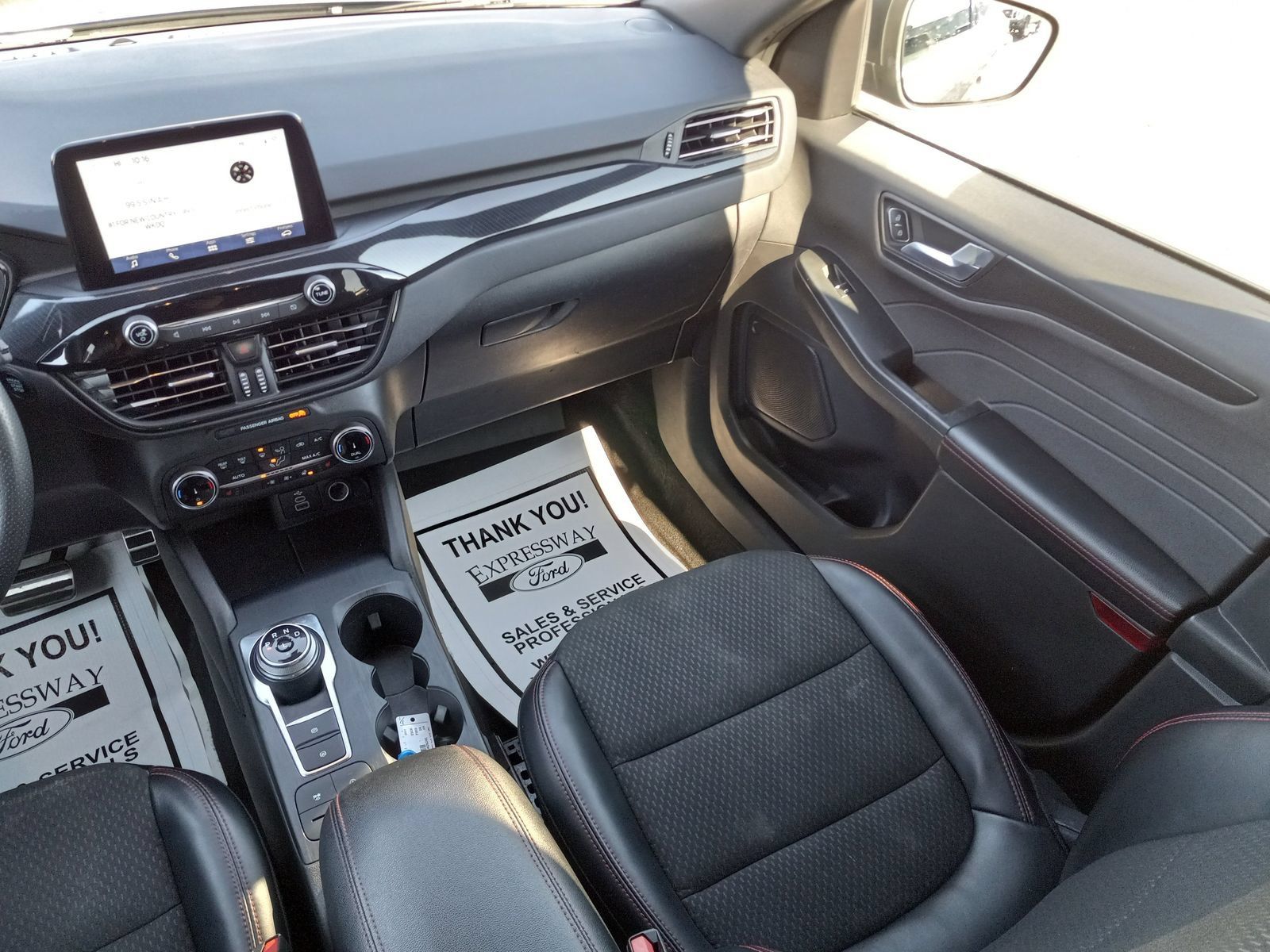 Used 2024 Ford Escape ST-Line w/ Cold Weather Package FWD image 17