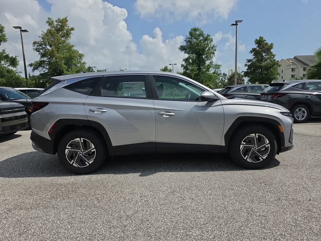 New 2026 Hyundai Tucson Blue SE FWD image 2