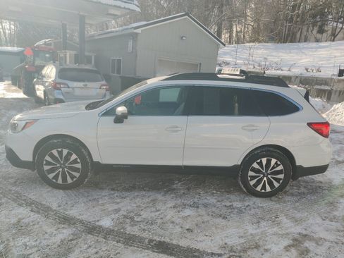 Used 2016 Subaru Outback 2.5i Limited image 3