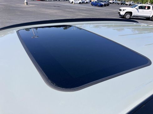 Used 2022 Toyota RAV4 XLE w/ Convenience Package image 10