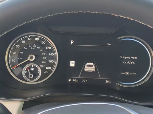 Used 2025 Genesis G70 2.5T image 23