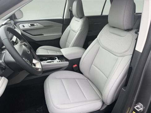 New 2026 Ford Explorer Active w/ Active Comfort Package AWD/4WD image 8