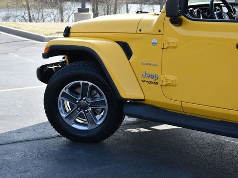 Used 2018 Jeep Wrangler Unlimited Sahara image 10