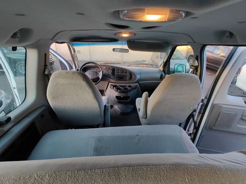 Used 2007 Ford E-350 and Econoline 350 XLT image 11