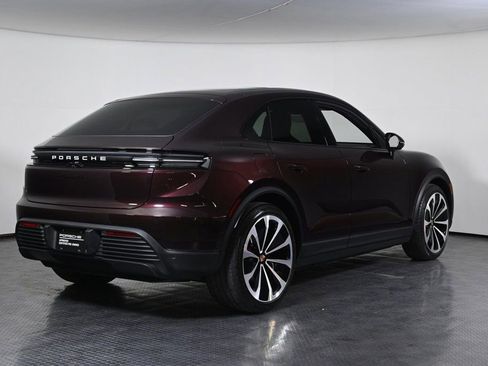 Certified 2025 Porsche Macan 4S Electric image 7