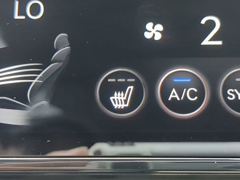 Used 2026 Genesis G70 2.5T image 19