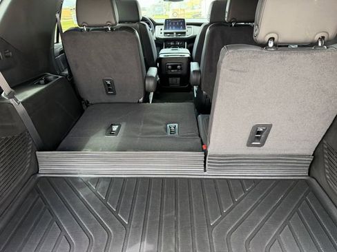 Used 2024 Chevrolet Tahoe LT w/ LT Signature Plus Package AWD/4WD image 35