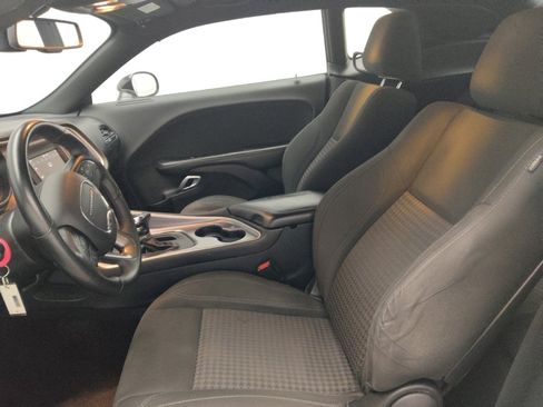 Used 2019 Dodge Challenger SXT w/ Blacktop Package image 17