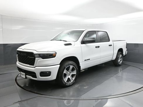 New 2026 RAM 1500 Express RWD image 29