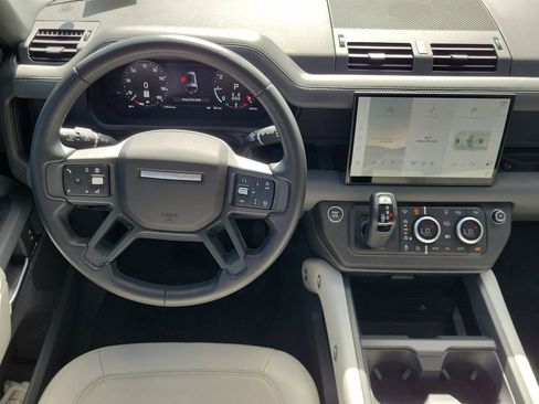 Used 2025 Land Rover Defender 130 S image 15