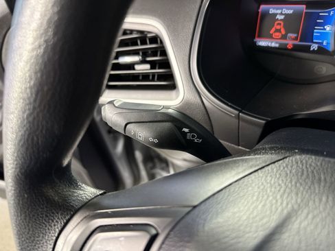 Used 2022 Ford Edge SE w/ Cargo Accessory Package image 15