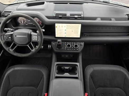 Used 2023 Land Rover Defender 90 V8 AWD/4WD image 15