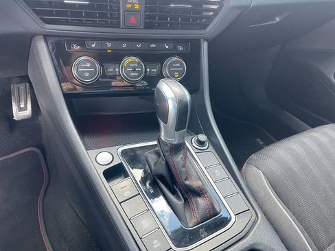 Used 2019 Volkswagen Jetta GLI FWD image 15