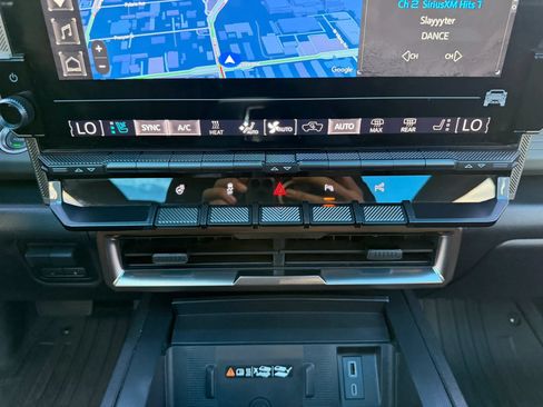 Used 2025 GMC Hummer EV 2X AWD/4WD image 35