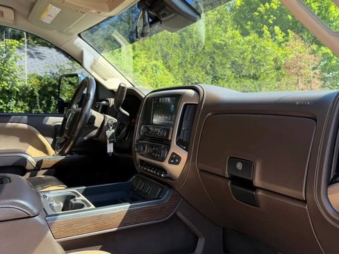 Used 2018 GMC Sierra 3500 Denali w/ Duramax Plus Package AWD/4WD image 29