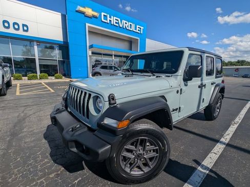 Used 2024 Jeep Wrangler Unlimited Sport AWD/4WD image 29