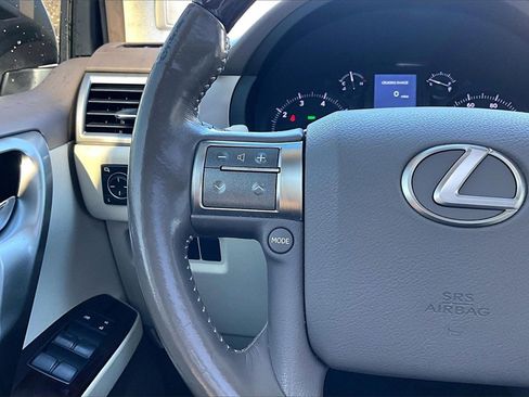 Used 2017 Lexus GX 460 Premium image 13