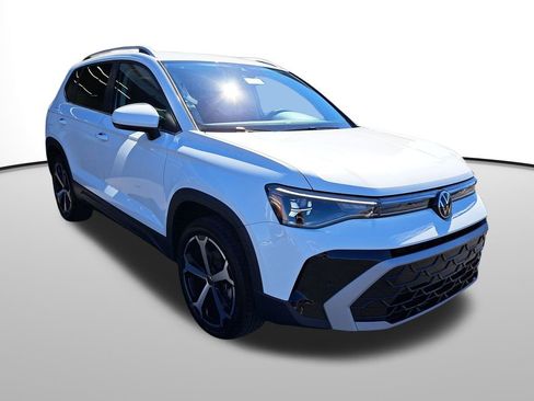 New 2025 Volkswagen Taos SEL image 3