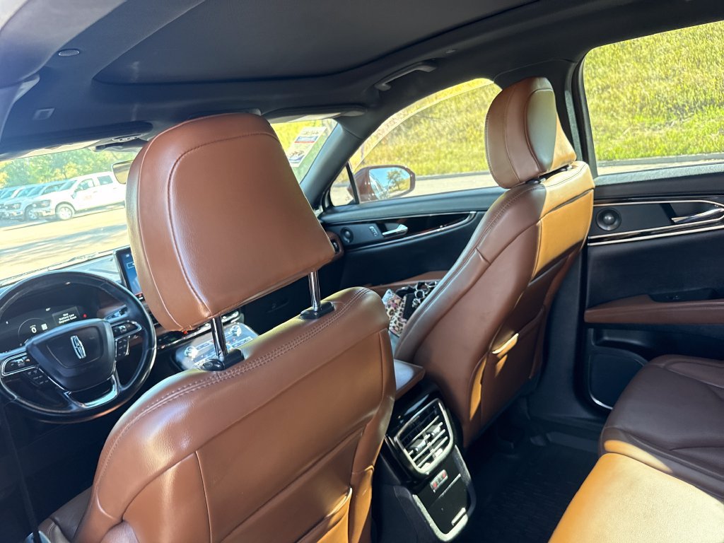 Used 2022 Lincoln Nautilus Reserve w/ Luxury Package AWD/4WD image 23