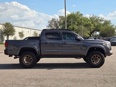 Used 2018 Toyota Tacoma SR5 RWD image 4