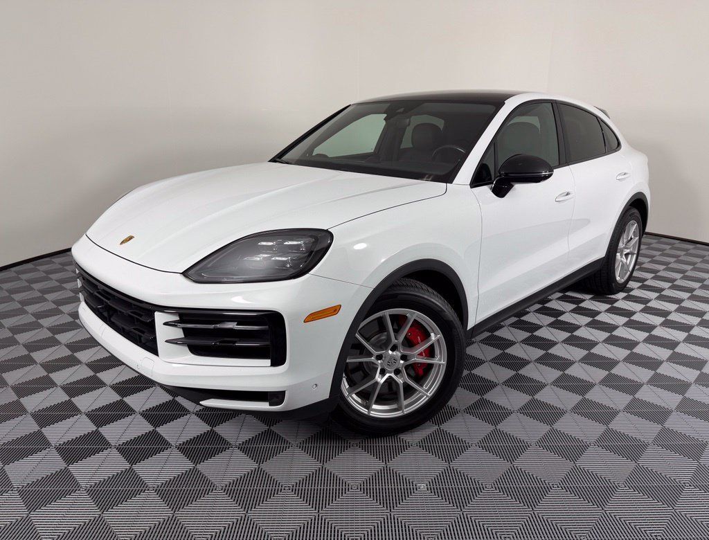 Certified 2024 Porsche Cayenne S AWD/4WD image 1
