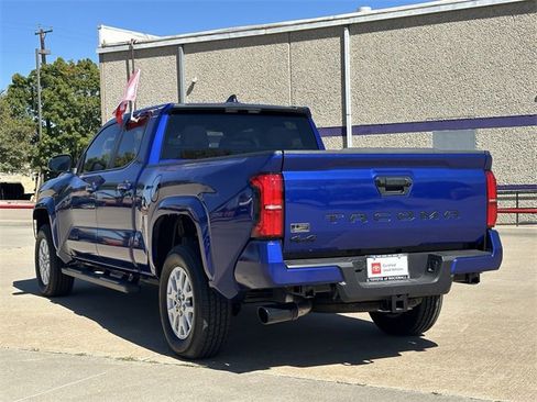 Certified 2025 Toyota Tacoma SR5 image 3
