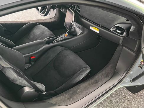 New 2025 McLaren Artura image 39