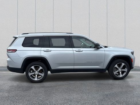 Used 2023 Jeep Grand Cherokee L Limited image 8