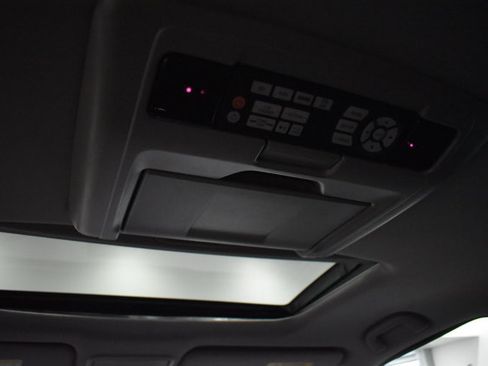 Used 2017 Honda Pilot Touring image 23