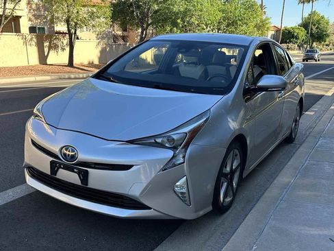Used 2016 Toyota Prius Three Touring image 4