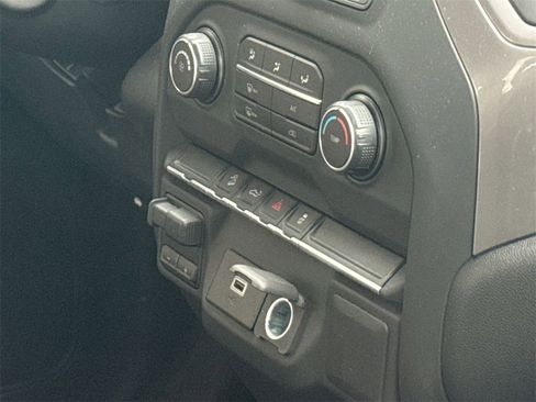 Used 2020 Chevrolet Silverado 1500 Custom Trail Boss w/ Custom Convenience Package image 15