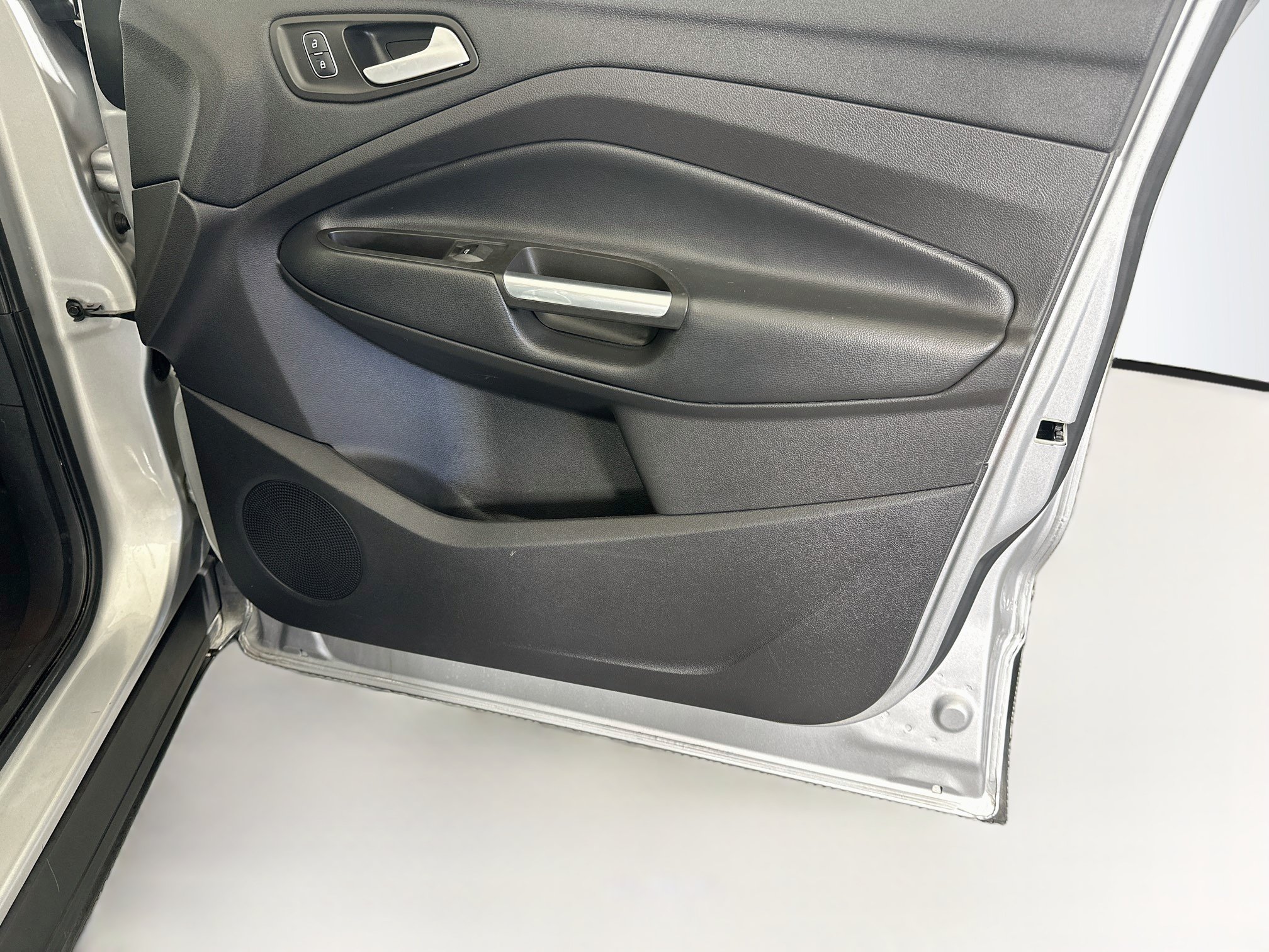 Used 2018 Ford Escape SEL w/ Ford Safe & Smart Package FWD image 33