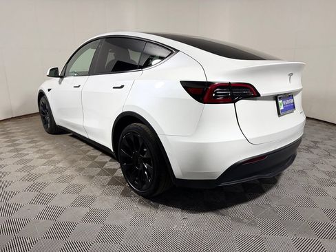 Used 2022 Tesla Model Y Long Range AWD/4WD image 4