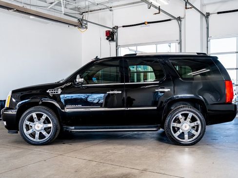 Used 2014 Cadillac Escalade Luxury image 8