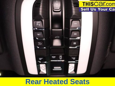 Used 2025 Porsche Macan AWD/4WD image 21
