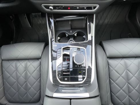 Certified 2025 BMW X5 xDrive50e w/ M Sport Package image 19