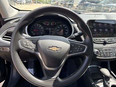 Used 2023 Chevrolet Malibu LT FWD image 21