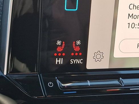 New 2025 Volkswagen Atlas Cross Sport SEL image 17