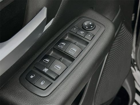 Used 2019 RAM 1500 Big Horn image 18